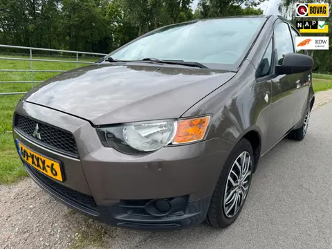 Mitsubishi Colt 1.1 Edition One top onderhouden