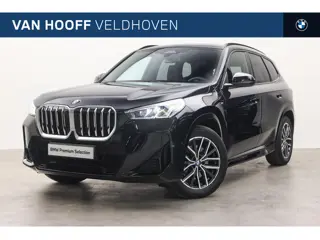 BMW X1 sDrive20i M Sport Automaat / Trekhaak / Achteruitrijcamera / Sportstoelen / M Adaptief onders