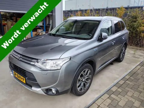 Mitsubishi Outlander 2.0 PHEV Executive Edition X-Line | Clima | Xenon | Navi | Led | Privacy glas |