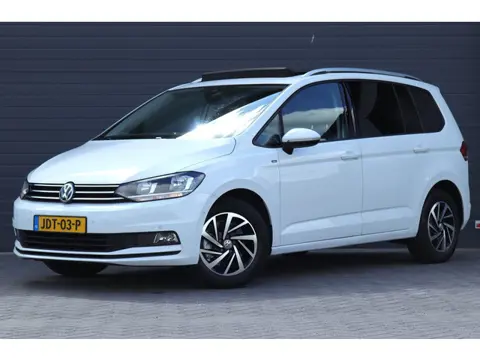 Volkswagen TOURAN 1.5 TSI 7 persoons / DSG automaat / Pano / Carplay