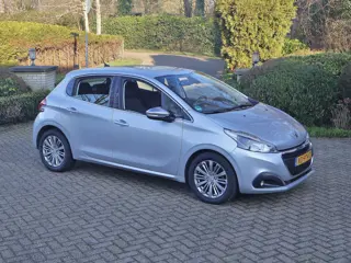 Peugeot 208 1.2 110pk Allure 5-deurs Achteruitrijcamera / Super mooie auto