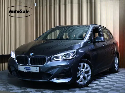 BMW 2 Serie Active Tourer 225xe PLUGIN HYBR M SPORT High Executive GROTE NAVI HEADUP PDC CRUISE STOE