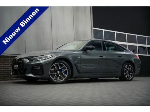 BMW i4 M50 84 kWh 544 pk M-Sportpakket / BTW-Auto/ Dravitgrau/ Harman&Kardon/ Keyless/ Led-Koplamp/ 