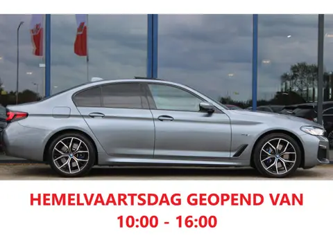 BMW 5 Serie 520e M-SPORT SCHUIFDAK LEDER MEMORY CARPLAY HEAD-UP