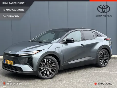 Toyota C-HR+ Executive AWD 77 kWh | Executive Plus Pack | Lichtgrijs interieur |