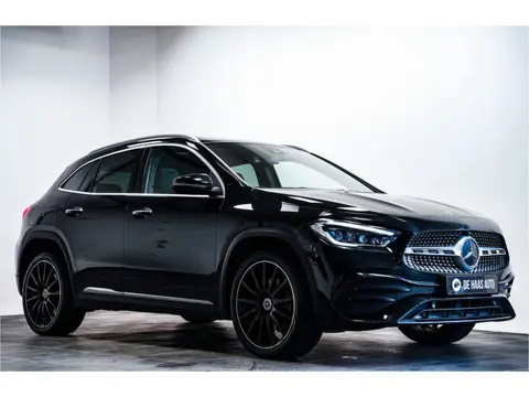 Mercedes-Benz GLA 250 e AMG|Pano dak|20 inch|Camera|Carplay