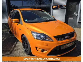 Ford Focus 2.5 ST **5DRS-226PK-ELECTRICORANGE**