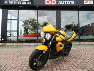 Triumph Tour Speed Four 2007 SPEED YELLOW CUSTOM BIKE UNIEK