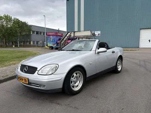 Mercedes-Benz SLK 200 Kompressor Automaat 165 PK. Mooie auto voor de echte liefhebber !!! Alle keuri