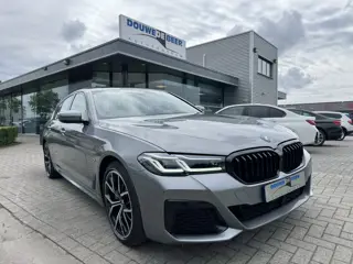 BMW 5 Serie 530e M sport Edition Plus sch/dak, trekhaak elect. , comfort stoelen, memory, Head Up, e