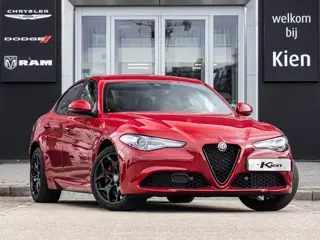 Alfa Romeo Giulia 2.0T Sprint | Veloce Interieur | Schakelflippers | Adaptive Cruise Control | Stoel