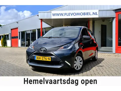 Toyota Aygo 1.0 VVT-i x-now 5-drs Airco|LED dagrij