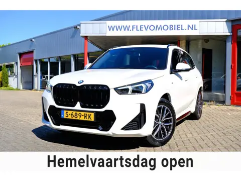 BMW X1 SDrive18i M Sport Aut. Leder|CarPlay|1e Eig|Sportstoelen|LMV|Cam