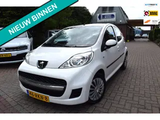 Peugeot 107 1.0-12V XS 5 DEURS/AIRCO/ELEKTRISCH PAKKET/NL-AUTO MET NAP/STUUR BEKRACHTIGING/TOEREN TE