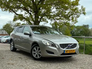 Volvo V60 1.6 T3 Summum | Xenon + Leder + Navi + Cruise nu €7.450,-!!