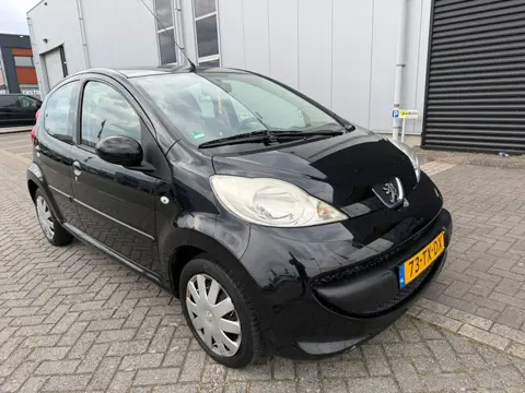 Peugeot 107 1.0-12V XS