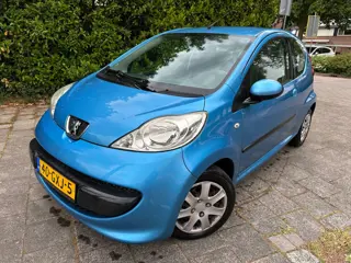 Peugeot 107 MET KOELE AIRCO & JAAR APK!