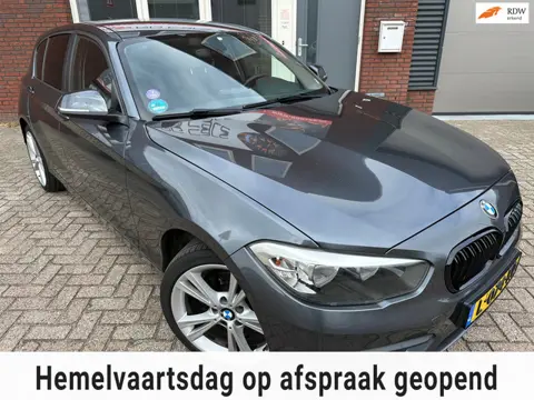 BMW 1-serie 116i Sport / Camera / PDC / Stoelverwarming