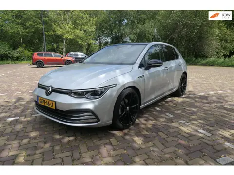 Volkswagen GOLF 1.5 eTSI R-Line Business Automaat/Apk/Climate/Cruise/Navi/Camera/Pano/