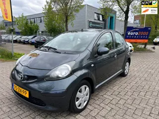 Toyota Aygo 1.0-12V - AIRCO - 5 DEURS - NIEUWE APK !