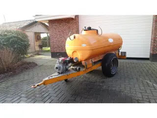 Empas watertank met Honda pomp