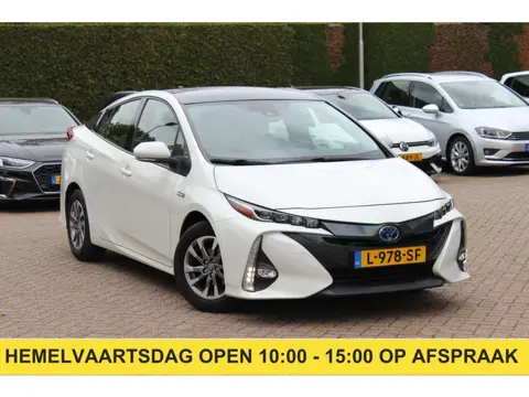 Toyota Prius 1.8 Plug-in Dynamic / Camera / Navigatie / Matrix LED / Keyless / 15'' / Zonnepaneel / 