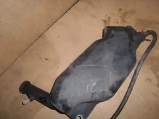Radiator reserve tank  Suzuki SV 650 1998 - 2002