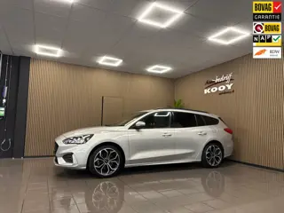 Ford Focus Wagon 1.0 EcoBoost ST Line Business * 1e Eig / Carplay / Trekhaak / B&O / NL Auto *
