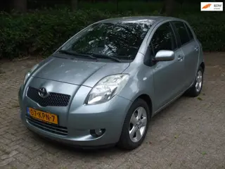 Toyota Yaris 1.3 VVTi Terra clima 5 deurs grijs