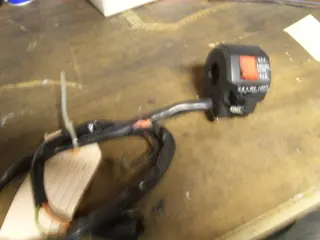 Handlebar switch assy Suzuki GSF 600 650 Bandit  2000 - 2004