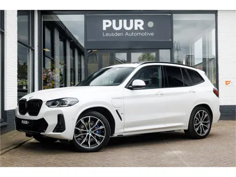 BMW X3 xDrive30e Competition Stoelen Pano - Harman Kardon - Head Up