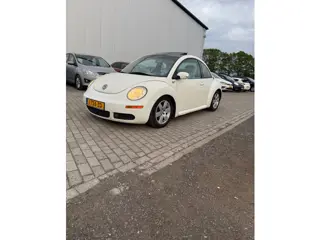 Volkswagen NEW BEETLE