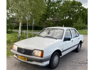 Opel Ascona 1.6 S LS (bj 1986)