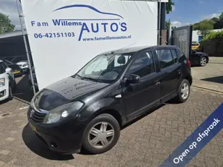 Dacia Sandero 1.2 Blackline (bj 2010)