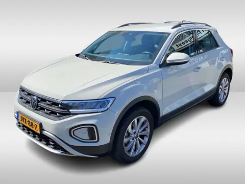 Volkswagen T-Roc 1.0 TSI Life Edition / Camera / CarPlay / Keyless / 17'' / Stoelverwarming / DAB / 