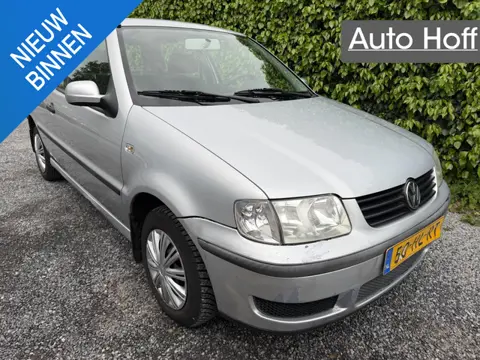 Volkswagen Polo 1.4 Trendline Automaat | Trekhaak | Radio / CD | APK tot 29-10-2026!