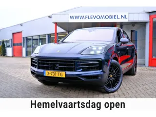 Porsche Cayenne 3.0 E-Hybrid orig. NL|1e eig.|Pano|Luchtvering|Sport Chrono|Sportstoelen