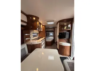 Hobby 540 ufe Excellent de luxe Caravan (mover / voortent )