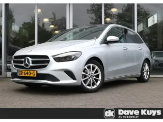 Mercedes-Benz B 180 Premium Plus Panoramadak | Trekhaak | Sfeerverlichting | Apple Carplay