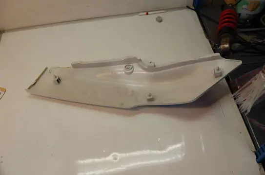 Cowl left rear Yamaha YZF 750 1993 - 1995