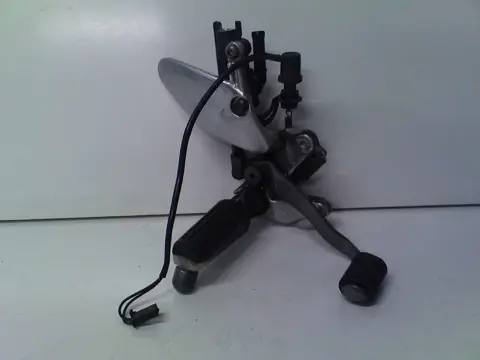 Main step holder right Yamaha FZR 600 1994 - 1996