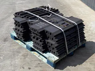 Komatsu PC300 / PC360 / PC400 Shoes/Pads (bj 2026)