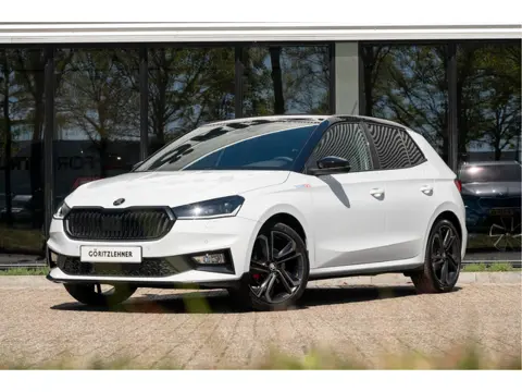 Škoda Fabia 130 Jaar Editie | 1.5 TSI 130kW / 180pk | DSG | 18 inch | Full LED | Camera | ACC | Side