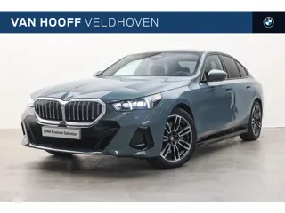 BMW 5 Serie 550e xDrive M Sport Automaat / Panoramadak / Achteruitrijcamera / Adaptieve LED / Harman