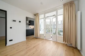 Woning aan de Deimanstraat te Den Haag