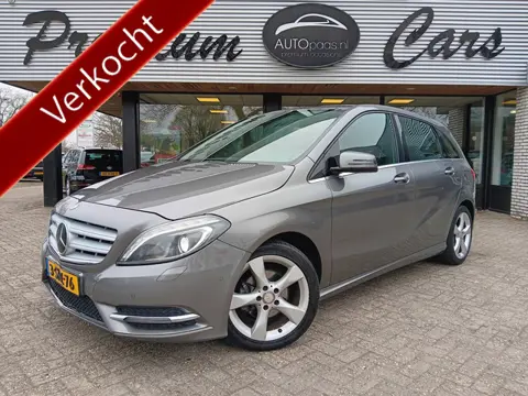 Mercedes-Benz B-Klasse 180 Ambition,AUTOMAAT,TREKH,LEER,NAV,PDC,CRUISE,ALL SEASON