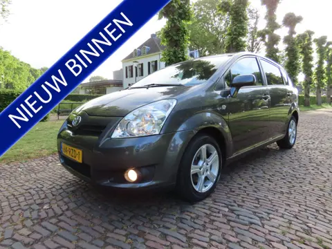 Toyota Verso 1.8 VVT-i Terra 7p. Automaat Ecc Pdc Lm Velgen***Apk t/m 13-5-2027***