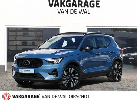 Volvo XC40 2.0 B4 AWD Ultimate Dark | Panoramadak | 360°-camera | Harman/Kardon | Memory | Apple/And