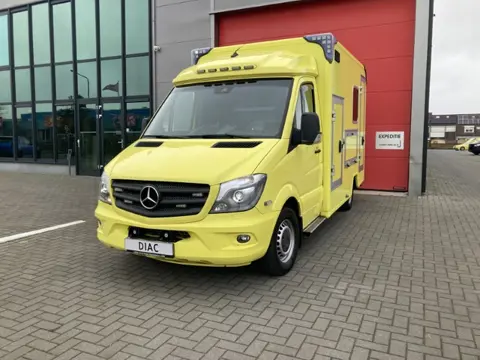 Mercedes-Benz 319 CDI Container (bj 2018, automaat)