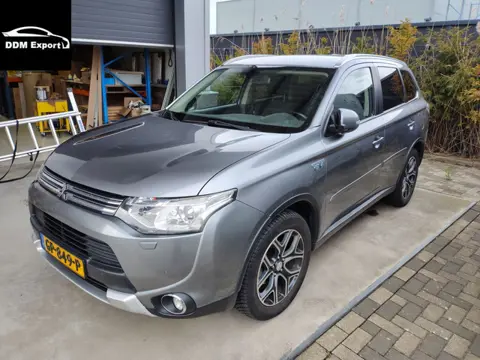 Mitsubishi Outlander 2.0 PHEV Executive Edition X-Line | Clima | Xenon | Navi | Led | Privacy glas |